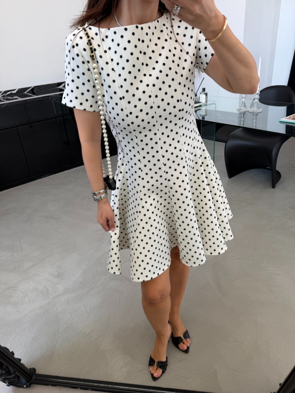 Dikiş Detaylı Pileli Puantiyeli Elbise