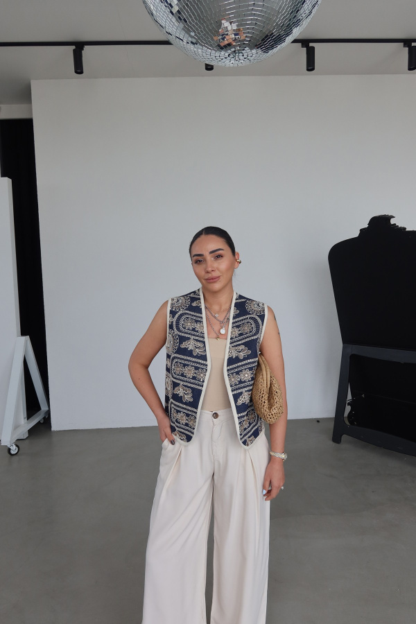 Nakış İşlemeli Biyeli Yelek