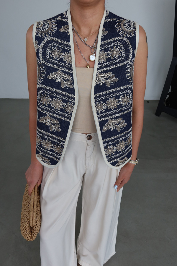 Nakış İşlemeli Biyeli Yelek