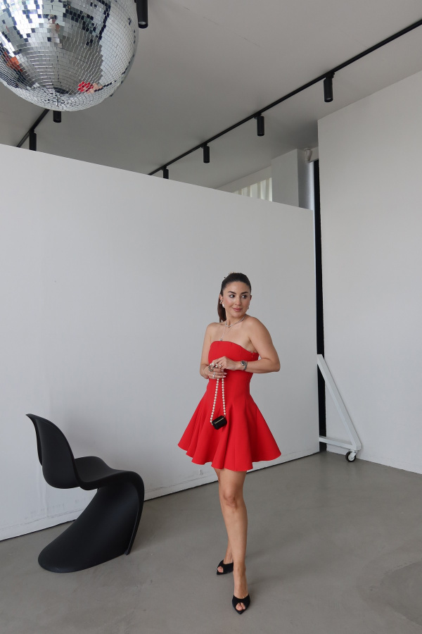 Dikiş Detaylı Straplez Mini Elbise