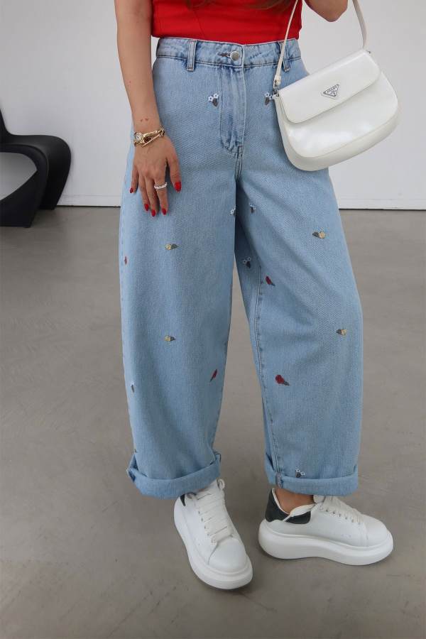 Renkli Çiçek Nakışlı Jean
