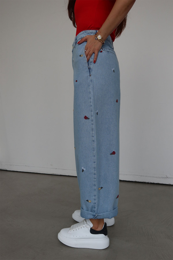 Renkli Çiçek Nakışlı Jean