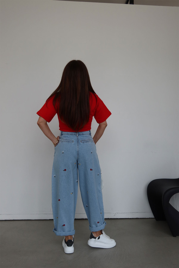 Renkli Çiçek Nakışlı Jean