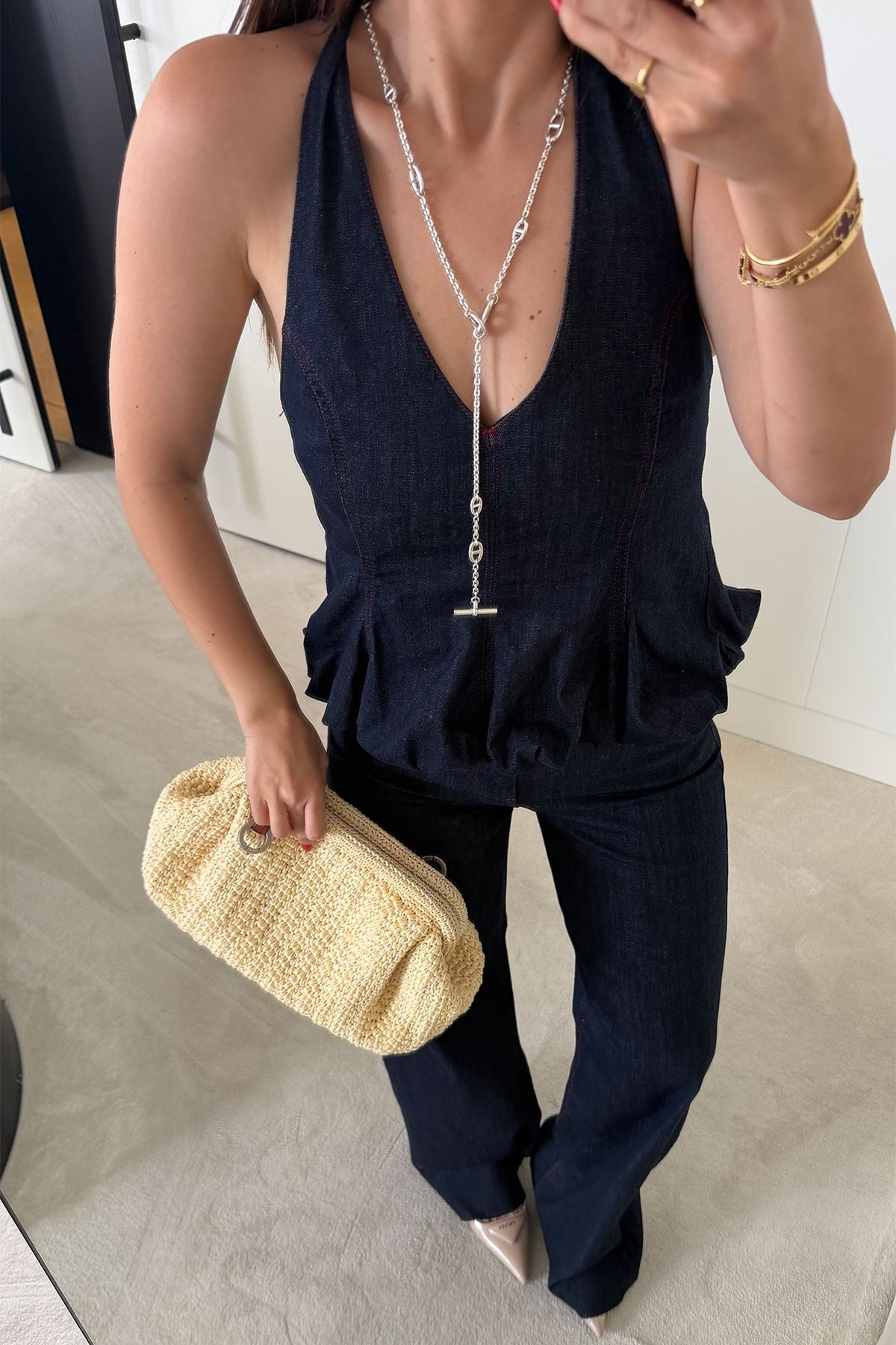 Boyundan Bağlamalı Kontrast Dikişli Denim Bluz