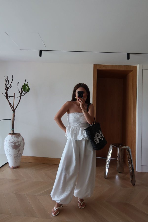 Sırtı Gipeli Büstiyer Pantolon Takım