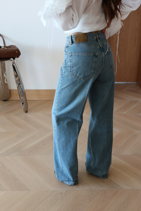 Yıkamalı Ve Taşlamalı Jean