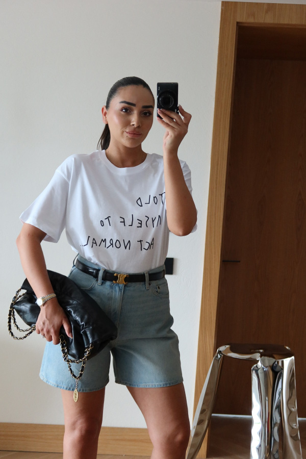 Told Myself To Act Normal Yazılı Tişört