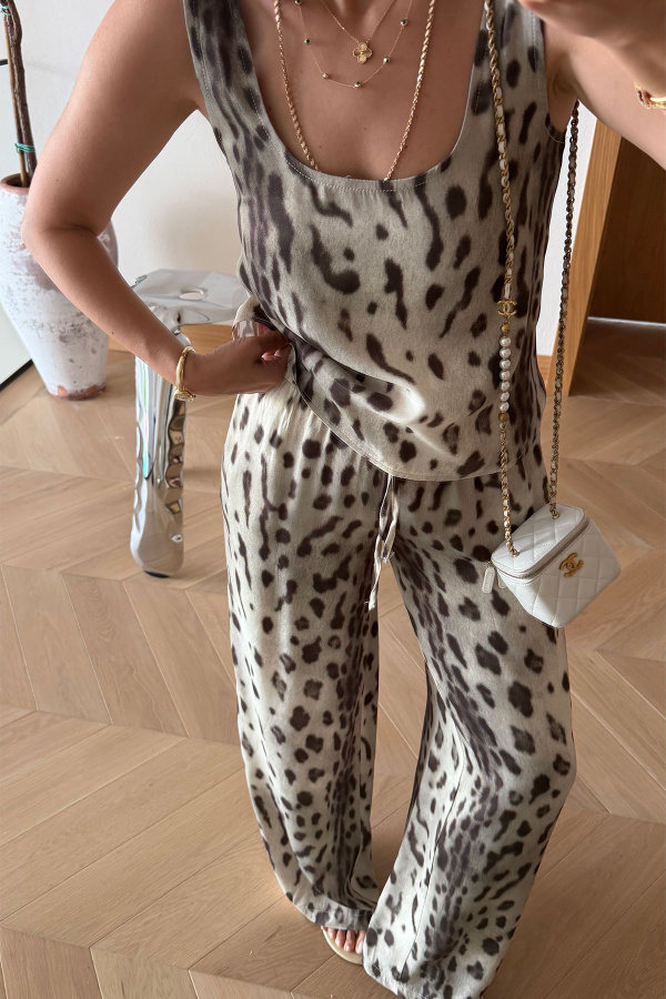 Leopar Desen Saten Bluz Pantolon Takım