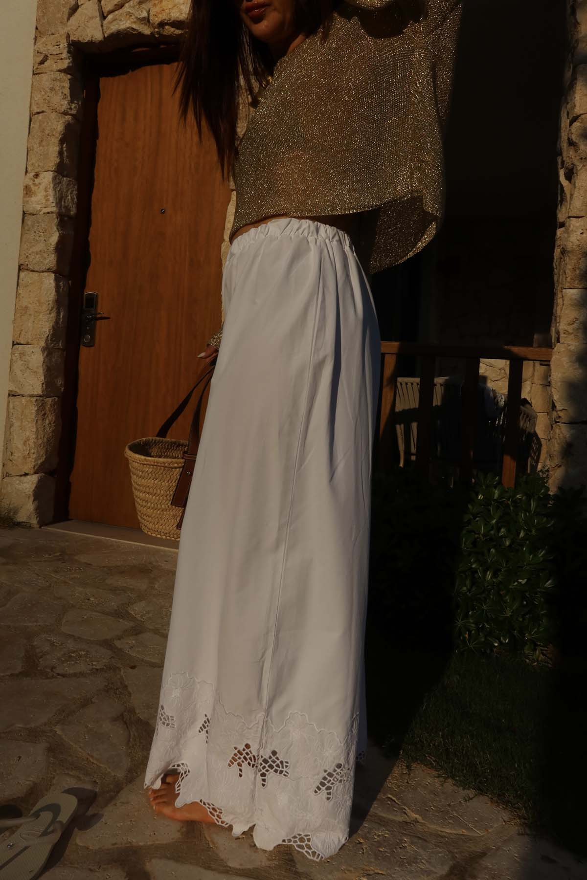 Paçası Fisto İşlemeli Geniş Kalıp Pantolon