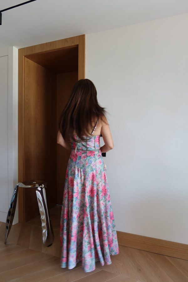 Çiçek Desen Dikiş Detaylı Elbise