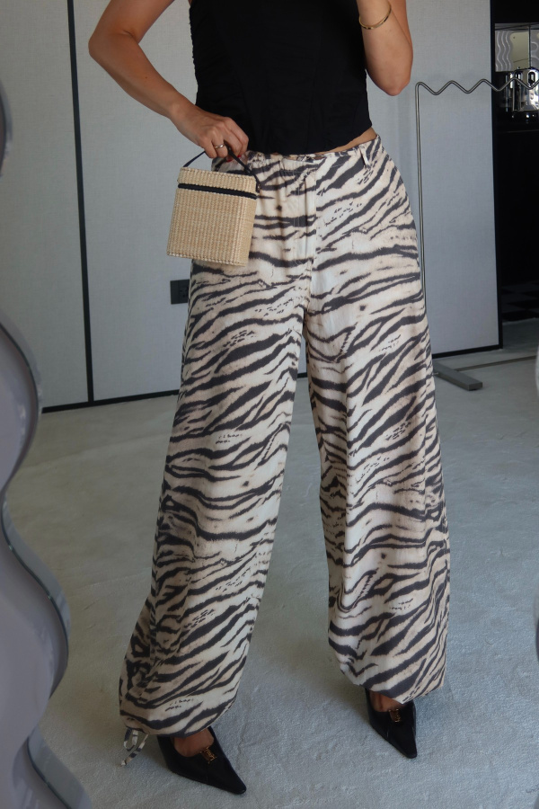 Paçası Ayarlanabilir Zebra Desen Pantolon