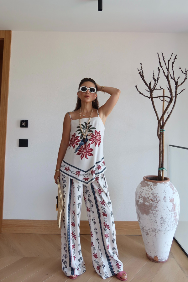 Çiçek Desenli Askılı Bluz Pantolon Takım