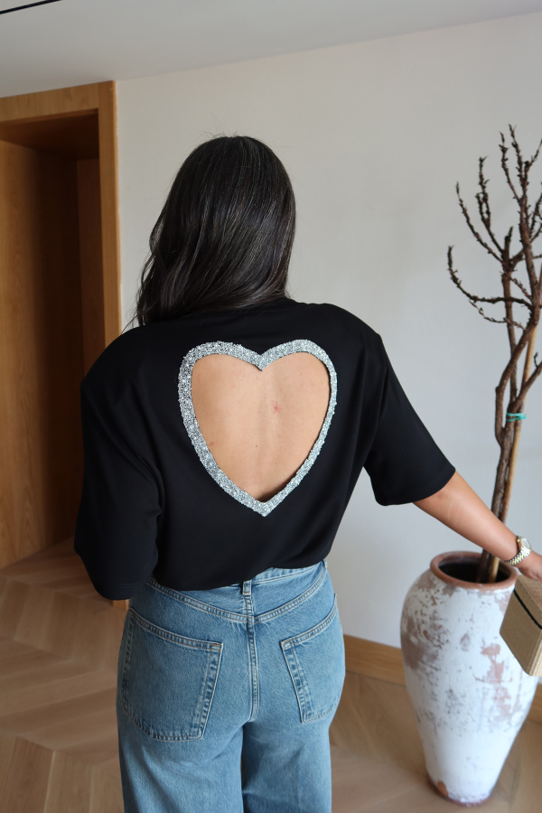 Sırtı Kalp Detaylı Bluz