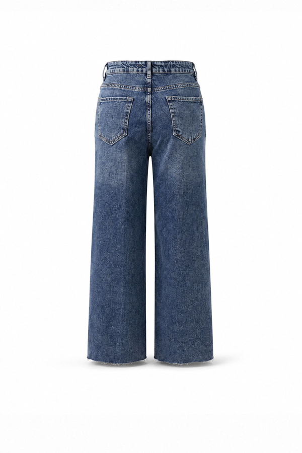 Paçası Kesik Eskitme Jean