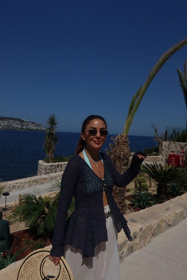 Düğmeli Peplum Dantel Hırka