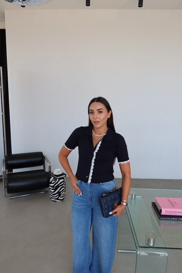 Polo Yaka Güpür Detaylı Hırka