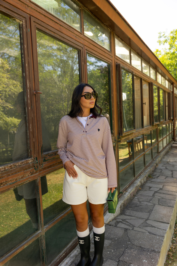 Polo Yaka Çizgili Kalp Nakışlı Sweat