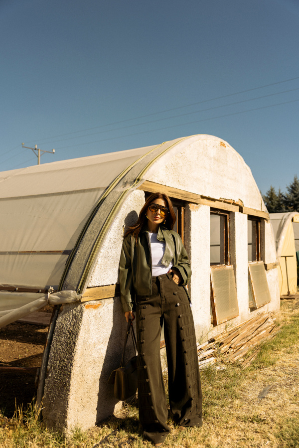 Şerit Düğme Detaylı Pantolon