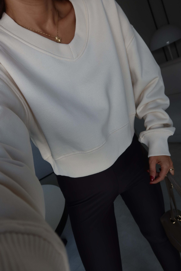 V Yaka Crop Sweat